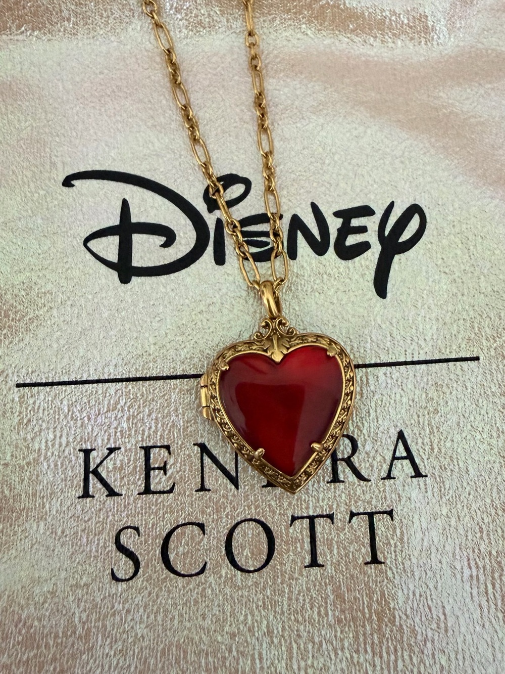 Disney x Kendra Scott Snow White Vintage Gold Red Heart Locket Necklace Rare